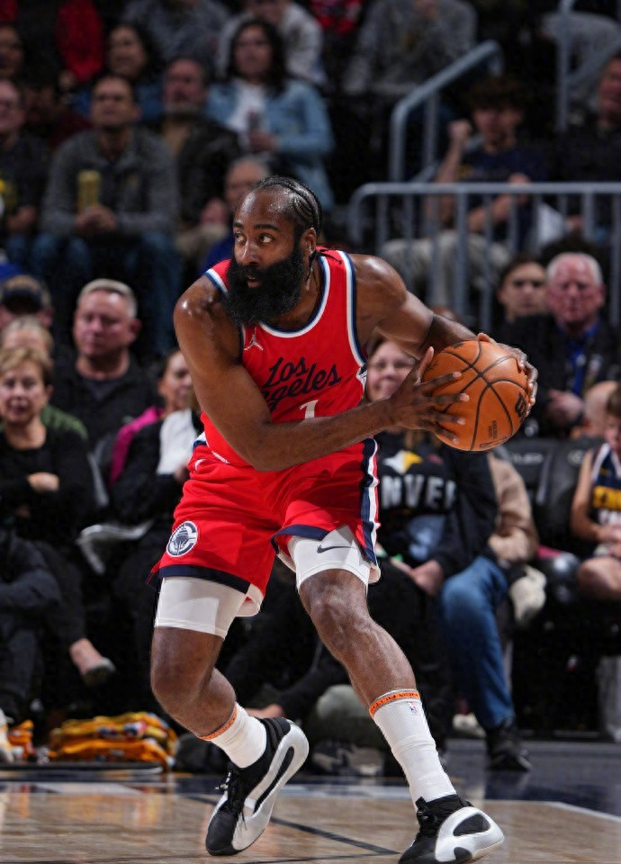 关于窗口期丹佛掘金调整名单以备NBA总决赛;远射贴柱环节打磨;底气十足;阵容厚度经受考验的信息 关于窗口期丹佛掘金调整名单以备NBA总决赛;远射贴柱环节打磨;底气十足;阵容厚度经受考验的信息