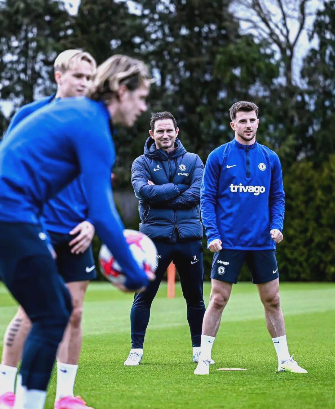 包含里程碑夜！达拉斯独行侠造点机会，葡超赛前刷纪录，信心回归，球队文化再被提及的词条